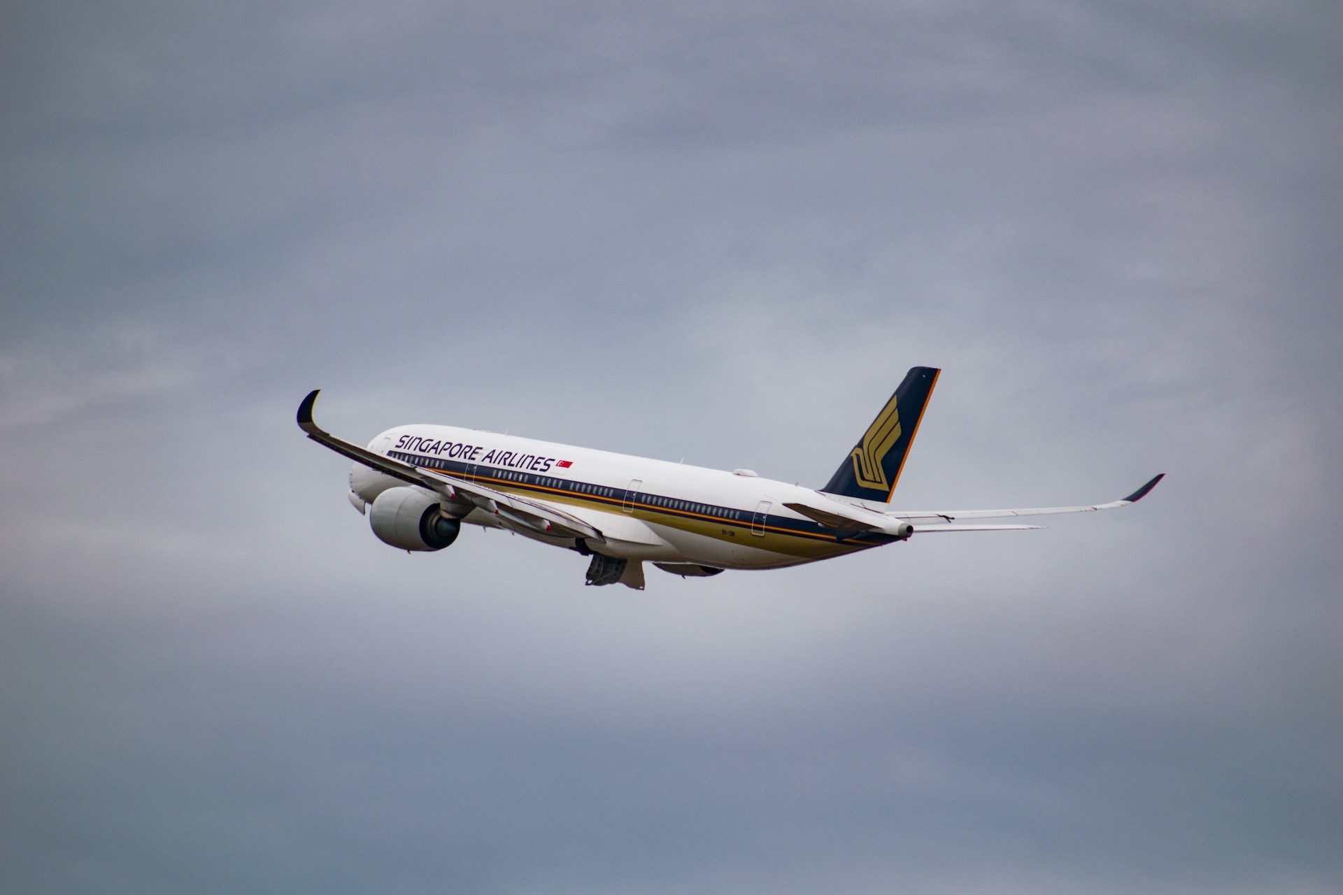 Airline tickets Singapore Travander