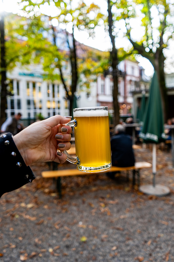 Hausbrauerei Feierling Bier proeven op het terras