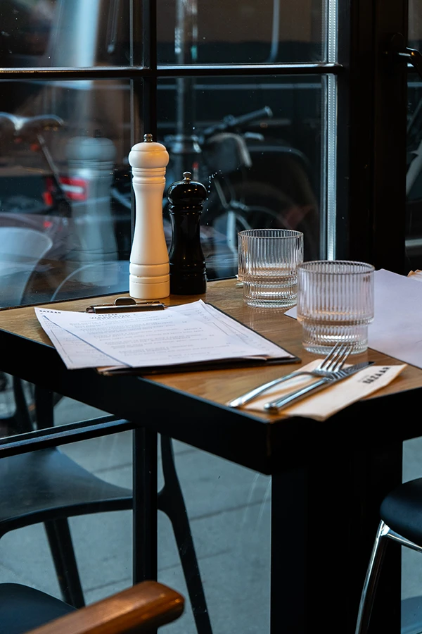 Binnen bij Bazaar Bistro in Kazimierz, Krakau