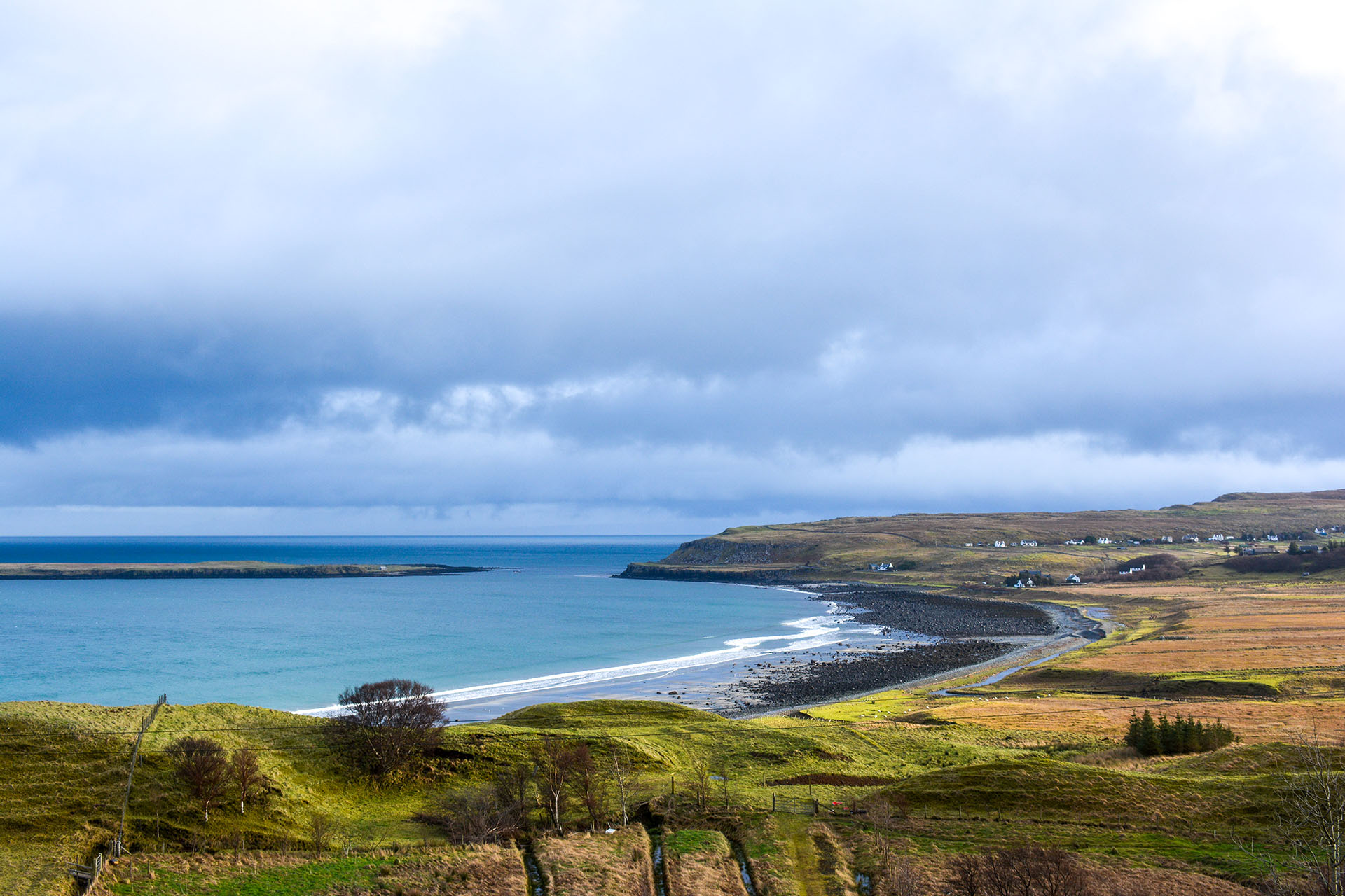 A breathtaking view of Clashnessie Bay in the Scottish Highlands—the best travel tips for Scotland from Travander.