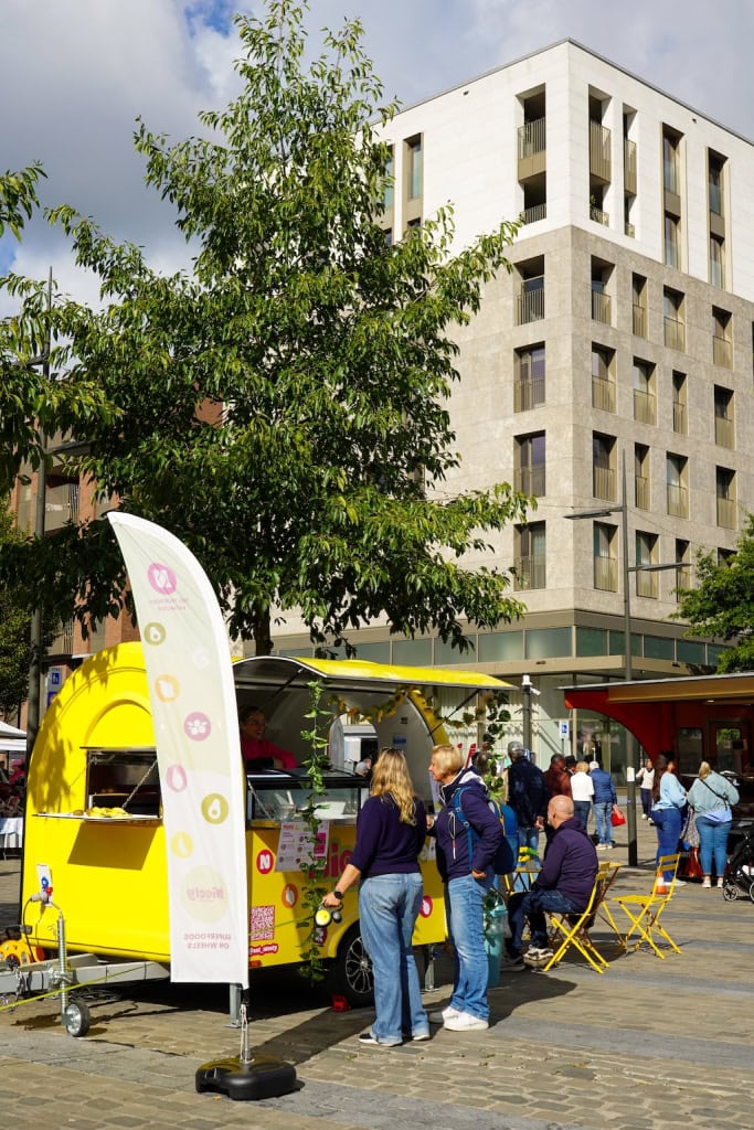 Vrijdagmarkt Hasselt Kononel Dusartplein